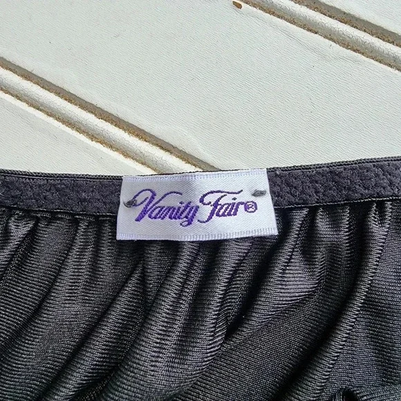 Vanity Fair Women's Black Skirt Slip Elastic Waist Lace Trim 18" Stretch Size M - Picture 7 of 7